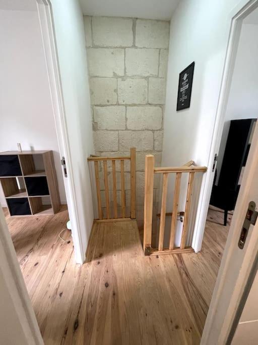Superbe Appartement Cosy Avec Jardin Nîmes Exterior foto